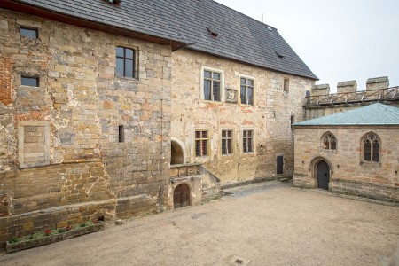 hrad-kost